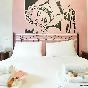 Casa Vacanza La Signorina Apartment